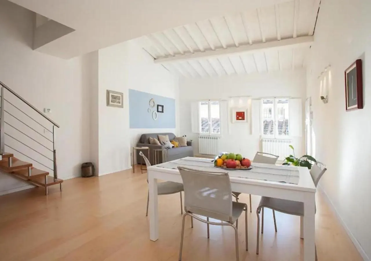 Florence Design Home: Uffizi-Ponte Vecchio Charm 0*,