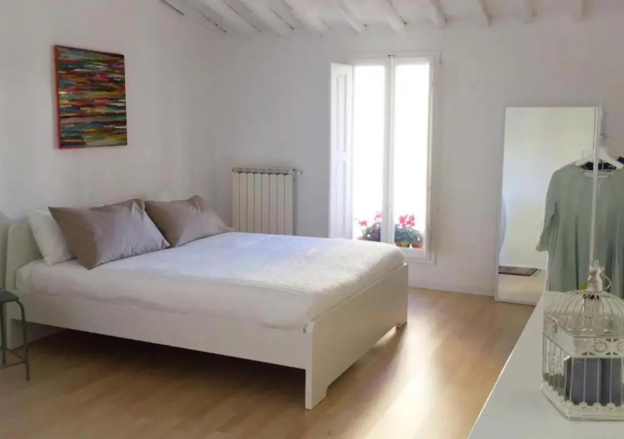 Apartment Florence Design Home: Uffizi-Ponte Vecchio Charm Italy