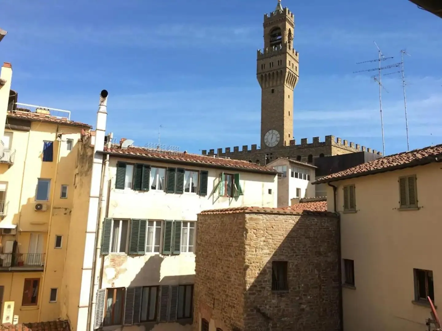 Florence Design Home: Uffizi-Ponte Vecchio Charm